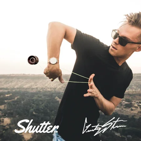 yoyo-factory-shutter-black-rainbow-04.jpg