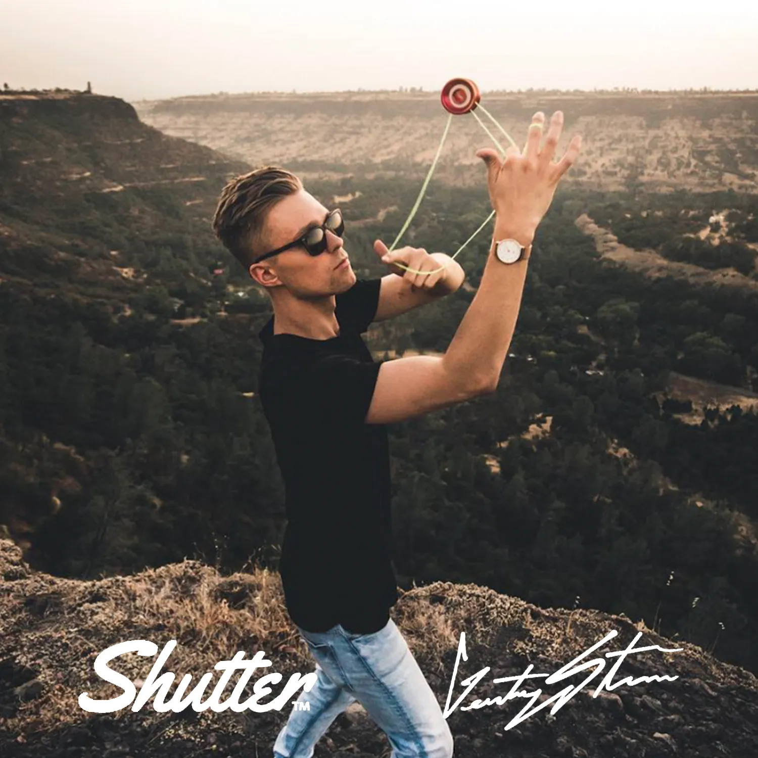 yoyo-factory-shutter-red-04.jpg