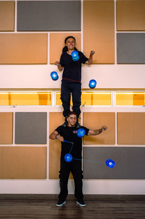 The Peak: Juan e Iván